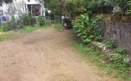 Ethul Kotte – Prime 36-Perch Land with Two Houses for Rs 252 Million (Negotiable)