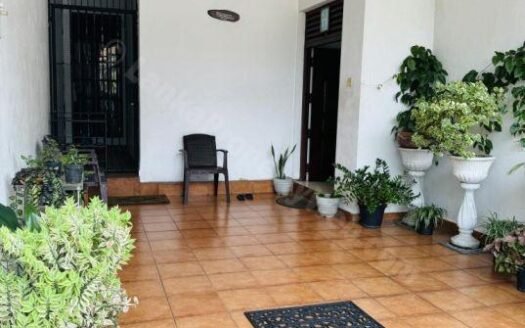 Kadawatha/Mahara – Modern 2-Story House for Sale for Rs 37 Million (Negotiable)