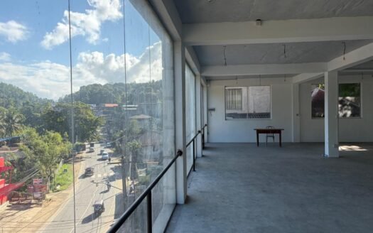 Kandy (Kiribathkumbura) Strategic Main Road Office Space for Rent for Rs 150,000 (Monthly)
